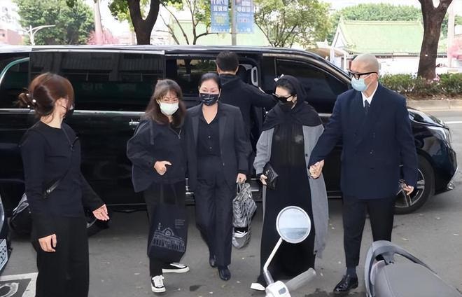小S因公公去世将停工一周，葬礼结束后预计下周会复工