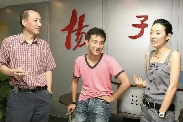 在娱圈“消失”了4年的文章有新恋情？网友差点错认成姚笛