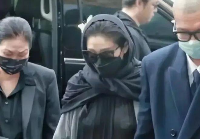 小S公公去世，大S刚露面，就被扒得一点体面都没了