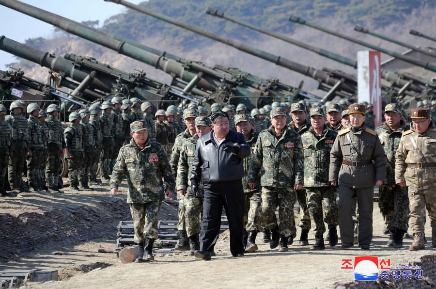 连续两天！金正恩现场指导军事训练