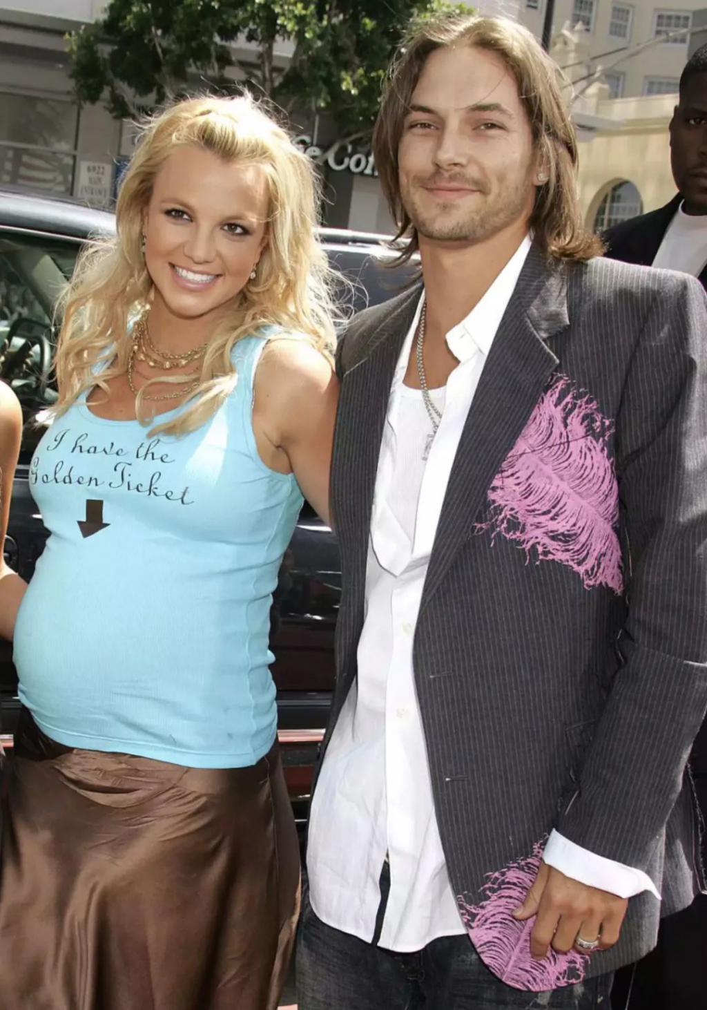 还记得小甜甜布兰妮吗，二儿子这么帅？