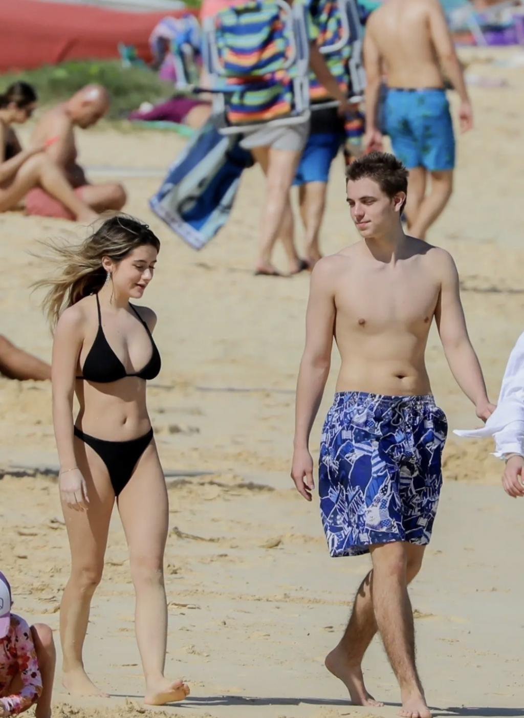 还记得小甜甜布兰妮吗，二儿子这么帅？