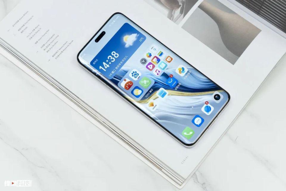 捅穿国产天花板！刚官宣这新机，太狂了