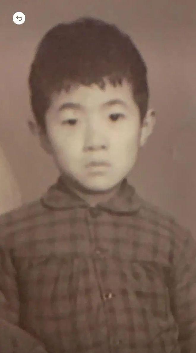 73岁张纪中喜当爹，42岁妻子晒图难掩幸福，不想低调