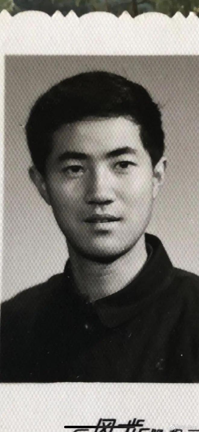 73岁张纪中喜当爹，42岁妻子晒图难掩幸福，不想低调