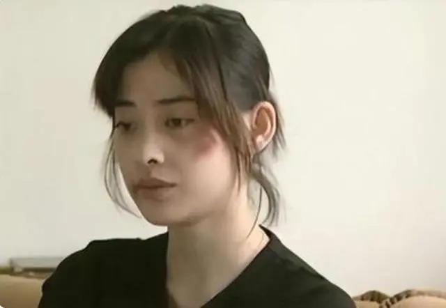 朱时茂26年前的春晚，谁注意到他身边的女孩？今火得一塌糊涂