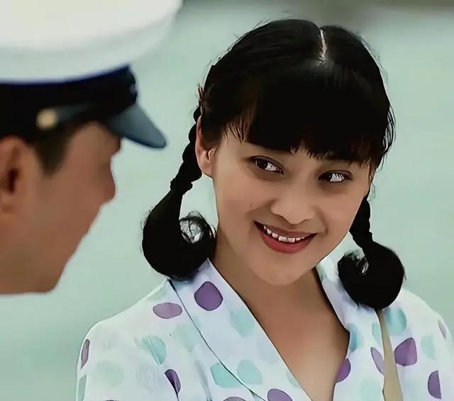 朱时茂26年前的春晚，谁注意到他身边的女孩？今火得一塌糊涂