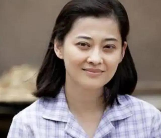 朱时茂26年前的春晚，谁注意到他身边的女孩？今火得一塌糊涂