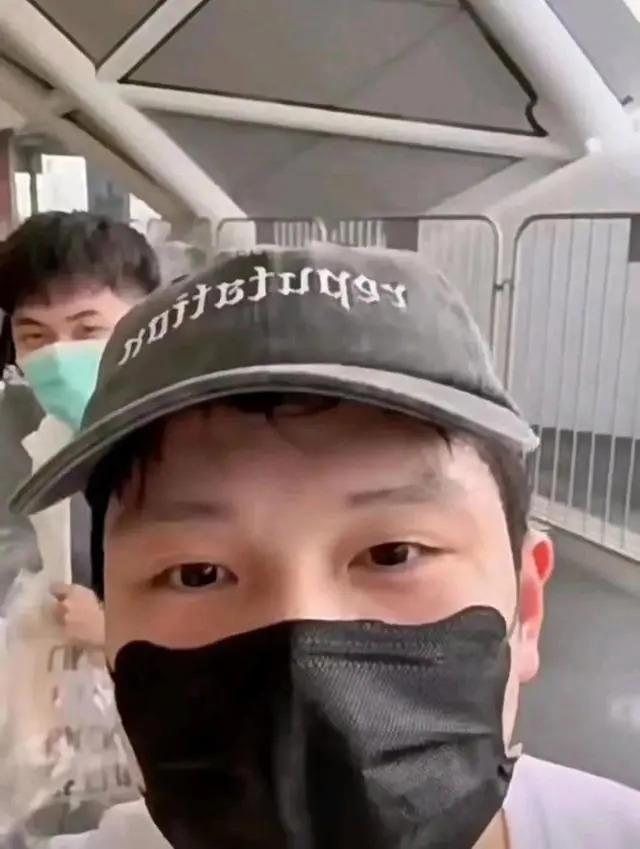 樊振东拒绝回应看霉霉演唱会感受：投入比赛没有考虑其他
