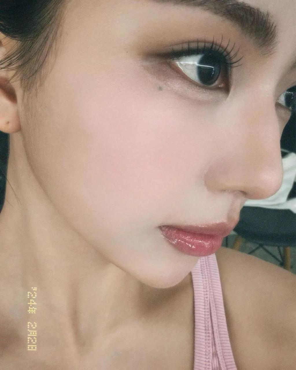 恋情传闻爆出后迅速回应？他们只是亲近的哥哥妹妹？…