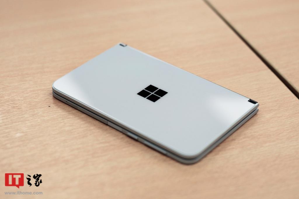 有望为 Surface Phone 铺路，微软为折叠屏手机开发新铰链专利