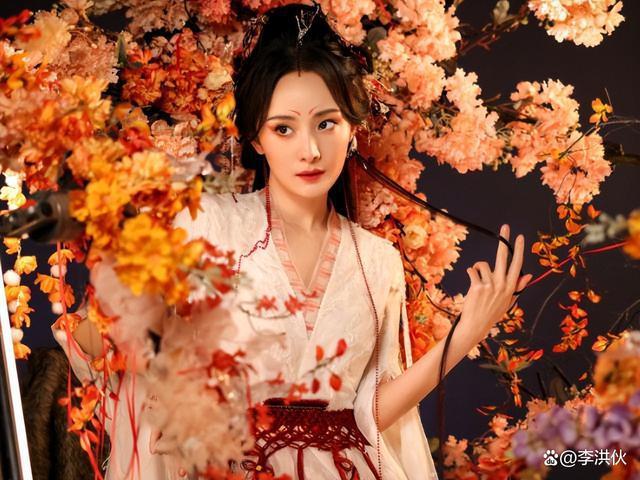 85后石头姐二封奥斯卡影后，内娱的85后们还在争咖位