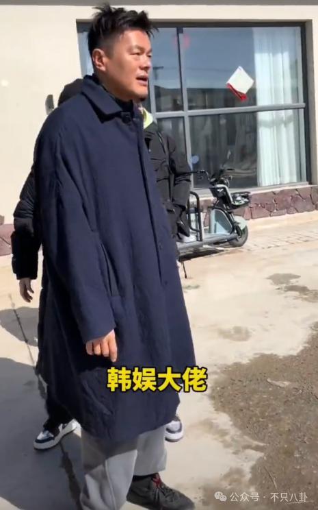 他不仅私下去YP，还被女方吐槽脱光露腹肌也毫无吸引力？