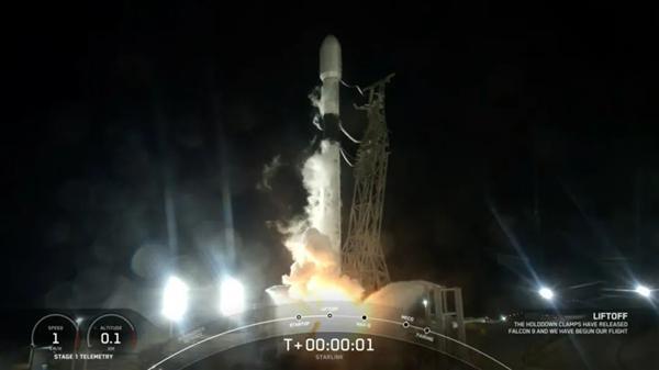 SpaceX 5小时内两次发射星链：总数逼近6000颗