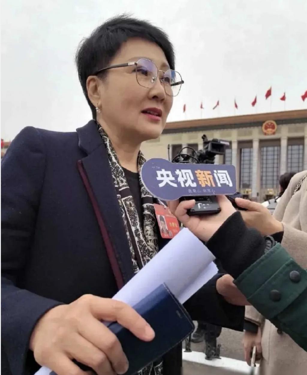 明星开会：靳东甄子丹气场太强，张凯丽是唯一被邀女演员