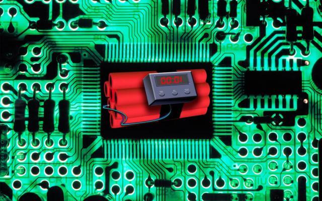 新“自毁”机制演示：检测到入侵，提高电压直接短路