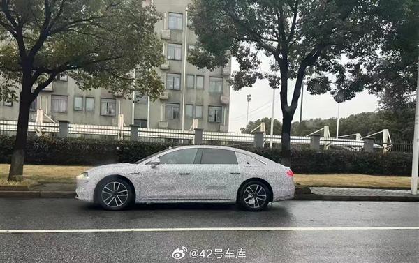 华为、北汽合作首车“享界”谍照曝光！定位中大型豪华纯电轿车