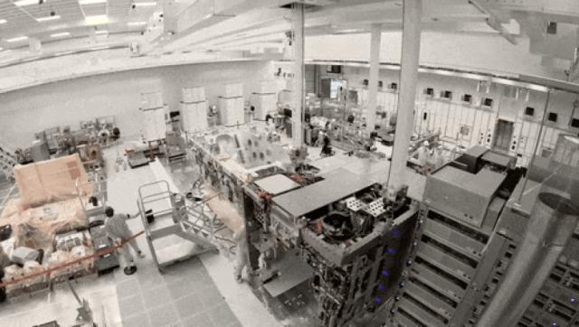 史上最大光刻机拆箱视频发布，安装完成还需6个月