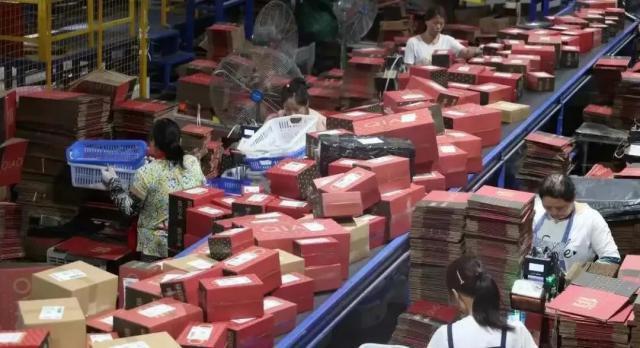 谁在承受电商低价战的代价